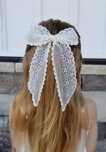 Load image into Gallery viewer, Scalloped Lace Chunky Coquette Bow (Alligator Clip Only)
