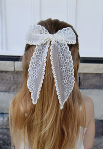 Scalloped Lace Chunky Coquette Bow (Alligator Clip Only)