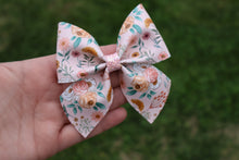 Load image into Gallery viewer, Homegrown Floral Large Giana Bow
