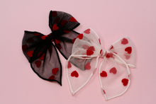 Load image into Gallery viewer, Tulle Hearts Medium Remi Bows
