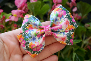 Island Floral Jayme Bow