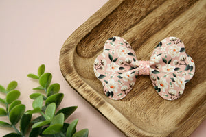 Sweet Magnolias Floral Medium Maggie Bow