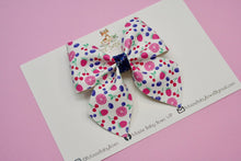 Load image into Gallery viewer, Berry Cute Medium Giana Bow
