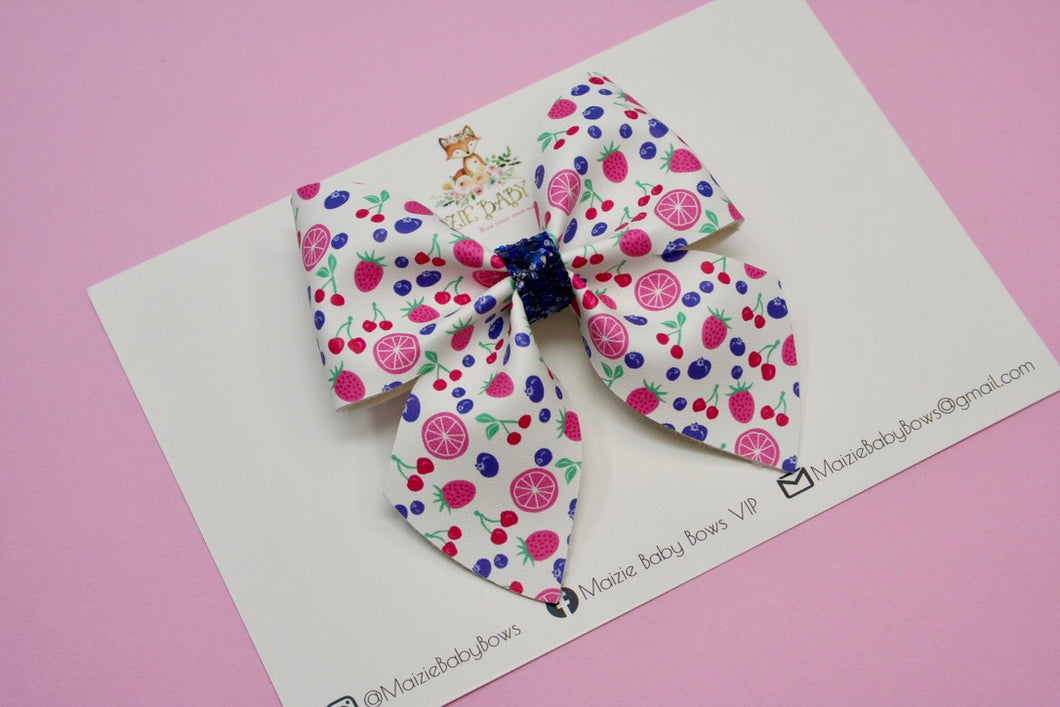 Berry Cute Medium Giana Bow