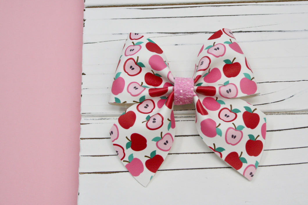 Cute to the Core Medium Giana Bow