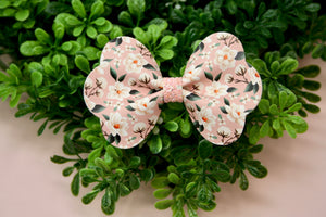 Sweet Magnolias Floral Medium Maggie Bow