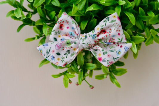 Sweet Spring Small Everly Bow