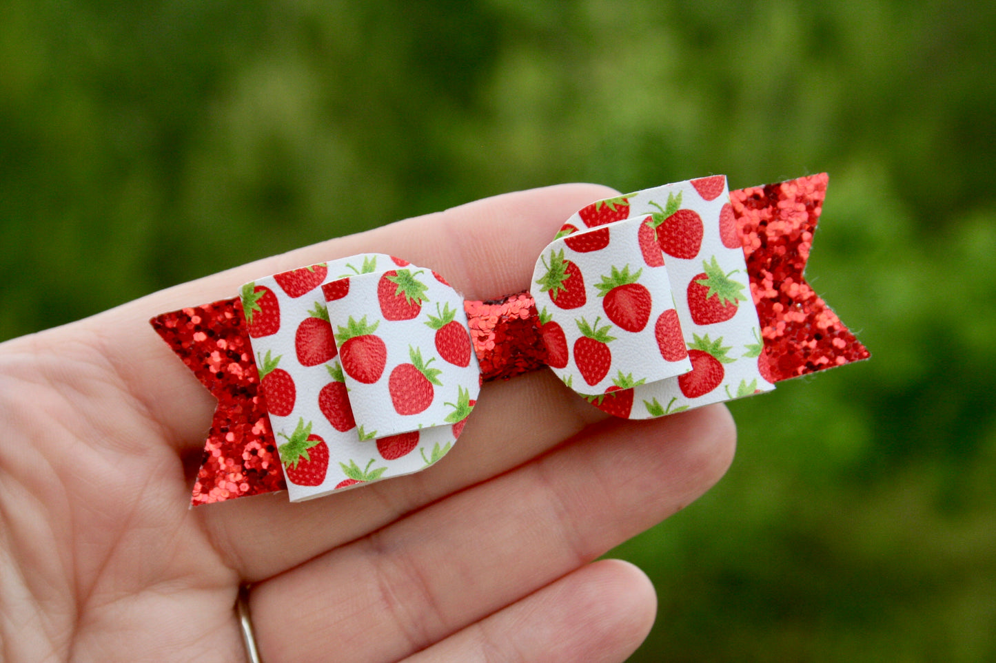 Strawberry Patch Skinny Sophia Bow