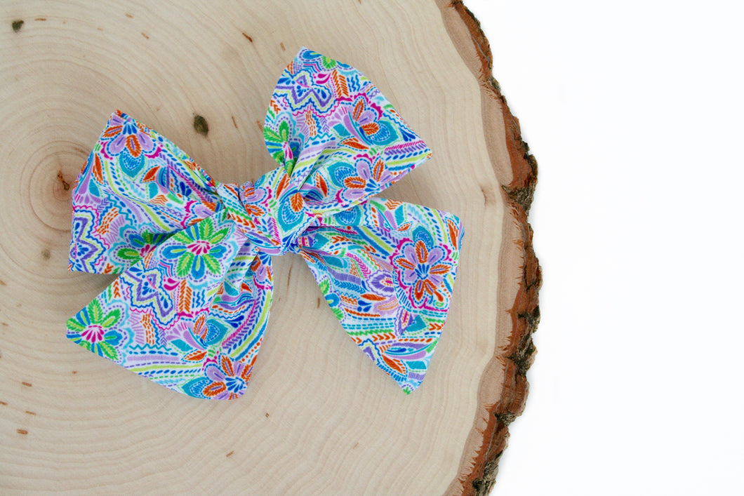 Lilly-Inspired Floral Large Everly Bow