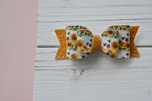 Sunflowers & Bees Large Sophia Bow