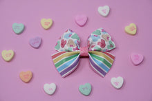 Load image into Gallery viewer, Conversation Heart Friends Wren Bow
