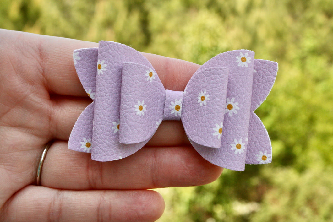 Lavender Daisies Emmy Bow