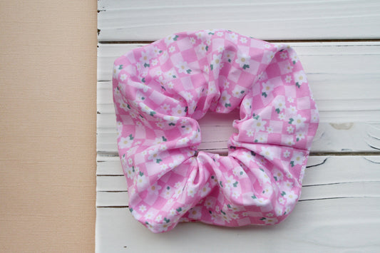 Pink Daisy Checkerboard Scrunchie