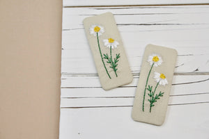 Embroidered Daisies Jumbo Snap Clip