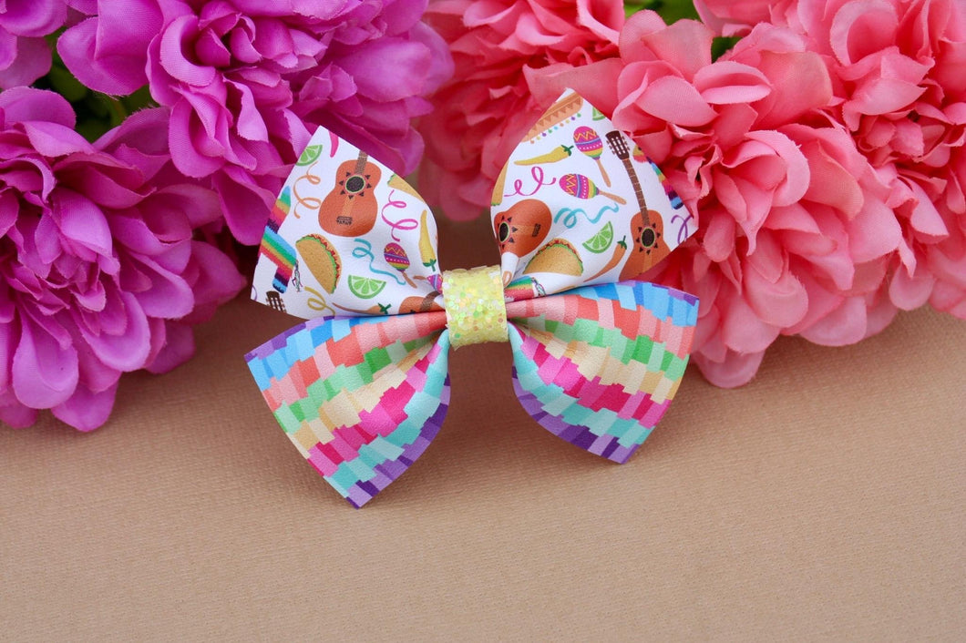 It’s A Fiesta Wren Bow