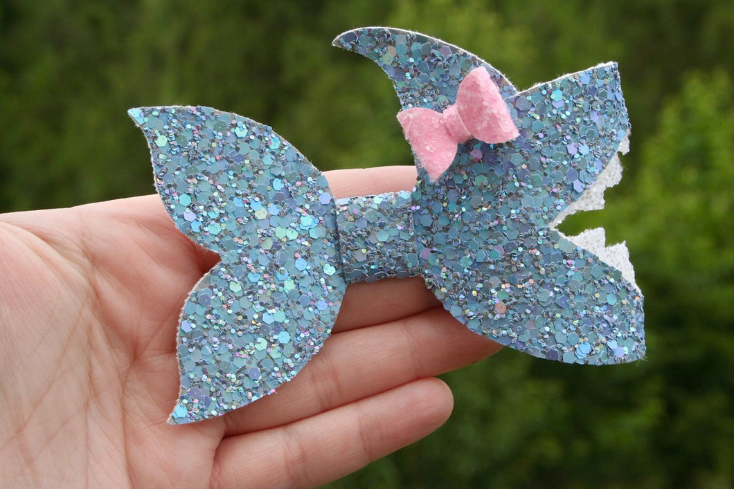 Sweetest Shark Bow