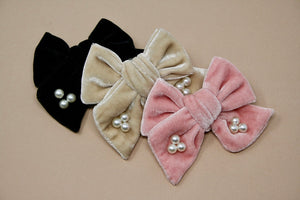 Pearled Accent Neutral Velvet Large Everly Bows