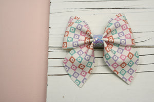 Floral Checkerboard Medium Giana Bow