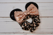 Load image into Gallery viewer, Sequin Bow Velvet Scrunchies
