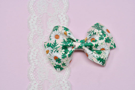 Clovers and Daisies Jayme Bow