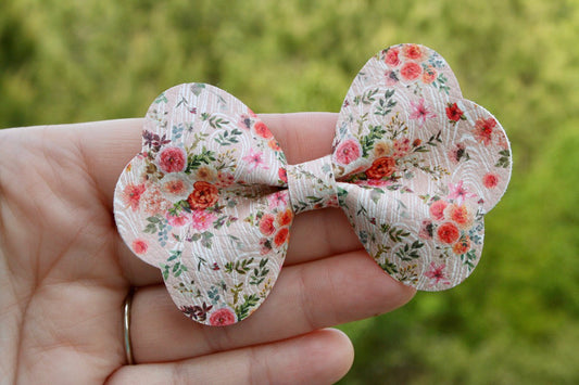 Woodgrain Floral Medium Maggie Bow