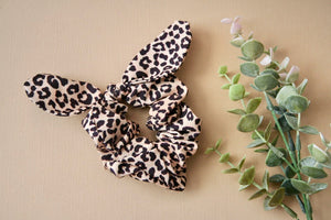 Chic Leopard Scrunchie