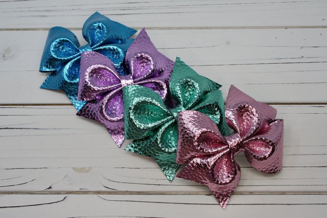 Metallic Willow Bow