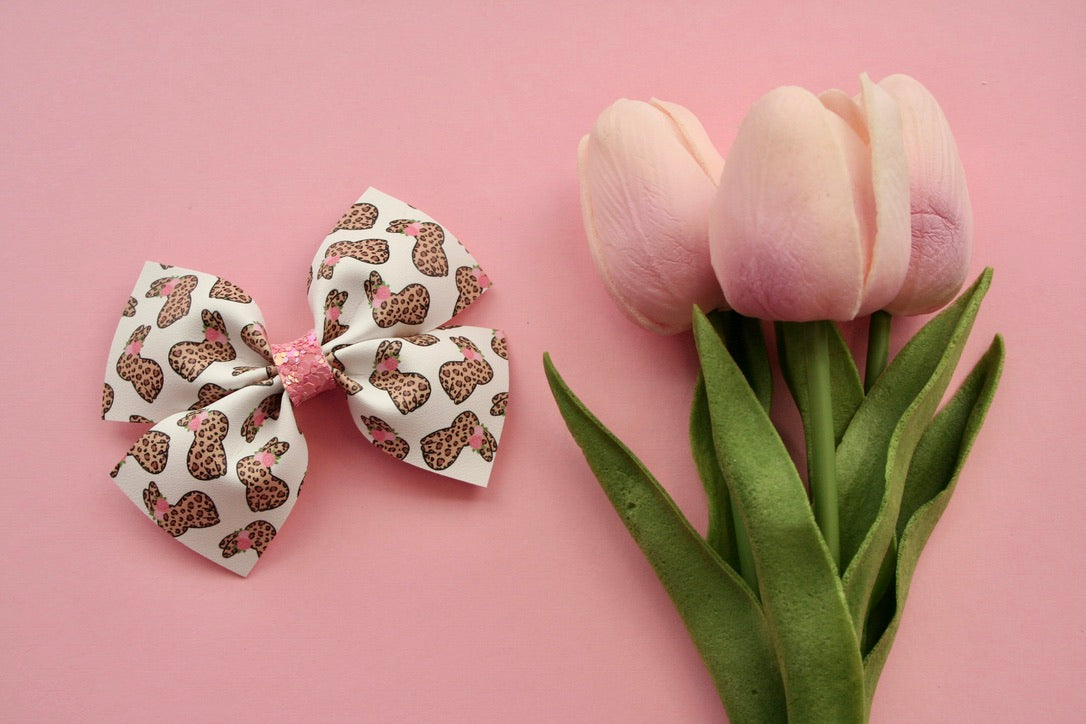 Leopard Bunnies Wren Bow