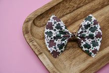 Load image into Gallery viewer, Leopard Shamrocks Baby Kate Bow
